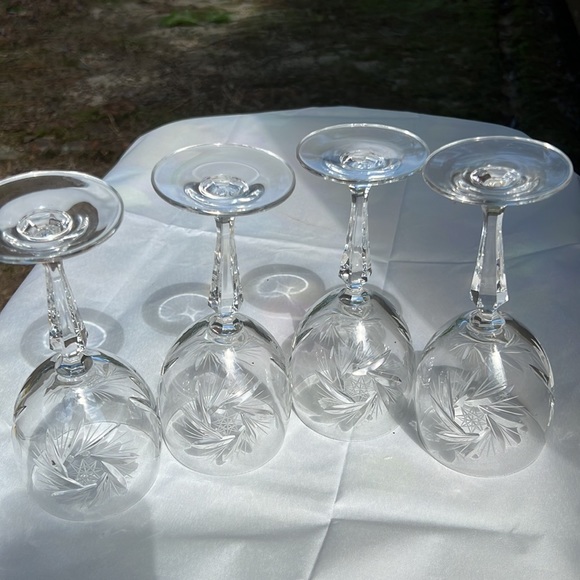 Set of 4 Vintage Crystal Wine Glasses Etched Glass - Picture 4 of 6